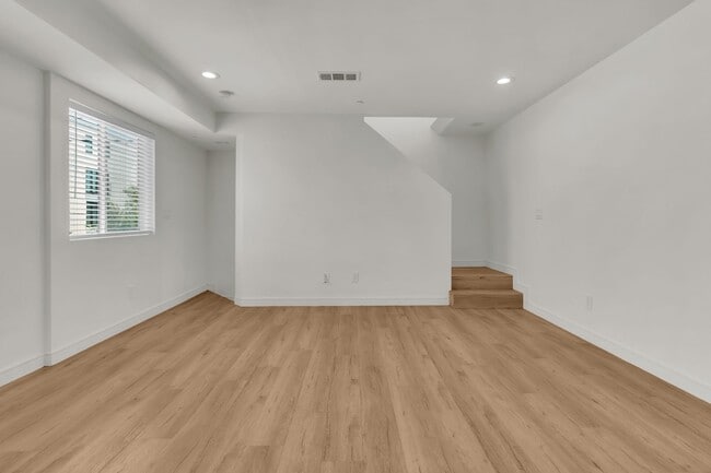 Building Photo - 1846 S Curson Ave