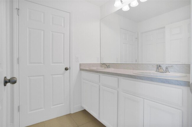 Building Photo - 4944 Olivia Ct