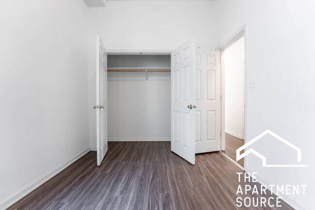 Building Photo - Spacious 4BR/2BA in Logan Square — Steps from the Blue Line!