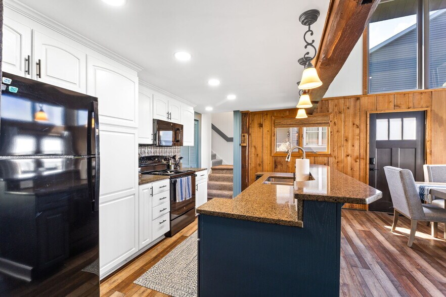 Building Photo - 9693 Mauger St