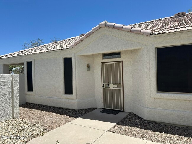 Building Photo - 17012 E Salida Dr