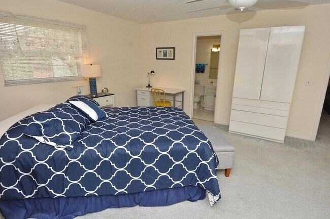 Building Photo - 1225 NW 21st St