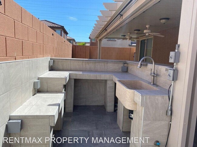 Building Photo - 4 br, 2.5 bath House - 688 CALAMUS PALMS PL