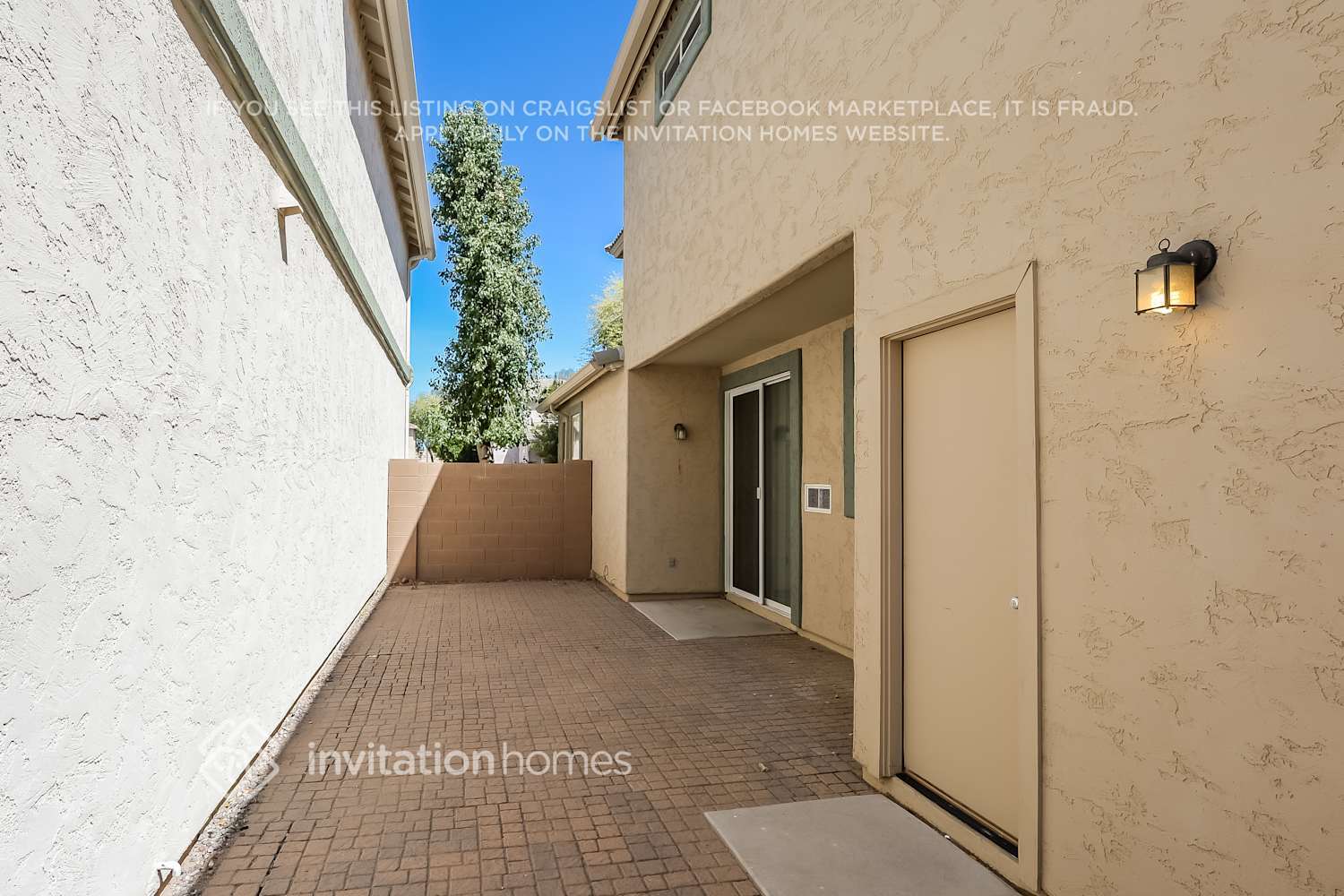 Building Photo - 10135 E Isleta Ave