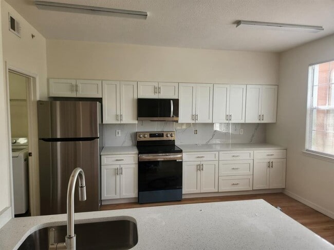 Building Photo - 10873 Windsor Walk Dr