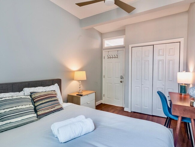 Building Photo - "Spacious 3-Bed, 3-Bath Urban Retreat in Vibrant Washington, DC Neighborhood!"