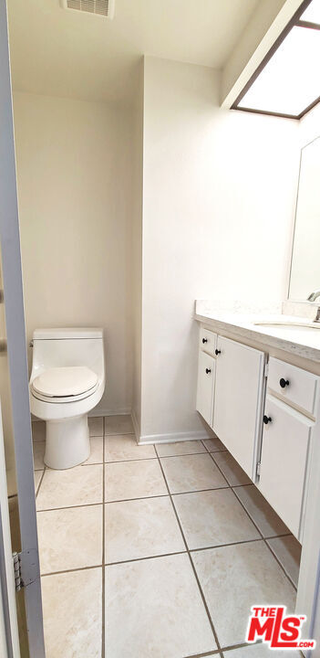 Building Photo - 10000 Hanna Ave