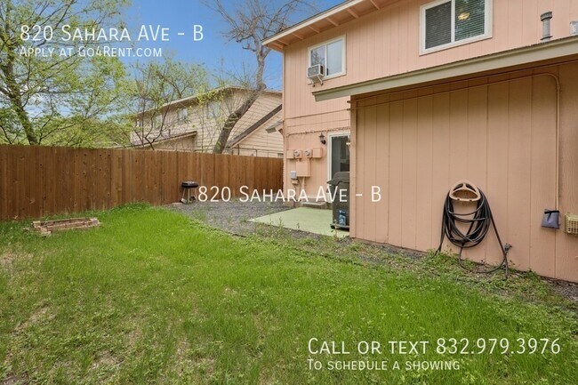 Building Photo - 820 Sahara Ave