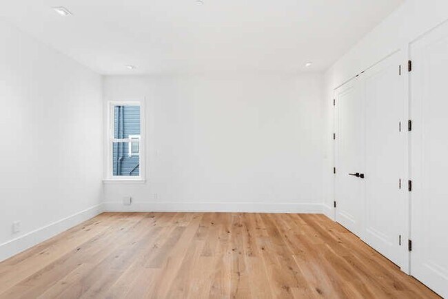 Building Photo - 807 Treat Ave