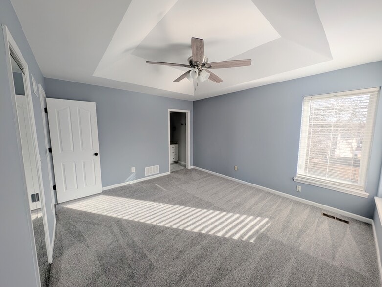 Building Photo - 1637 E Sheridan Bridge Ln