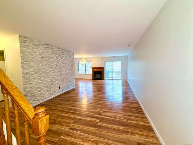 Primary Photo - 14 Newtown Rd