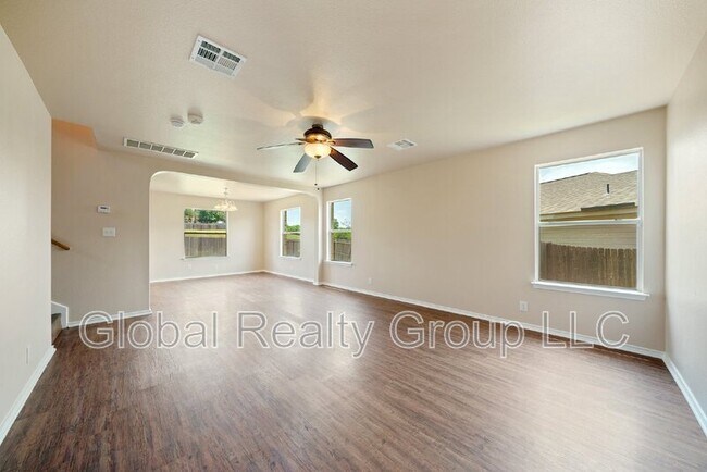 Building Photo - 109 Starling Creek
