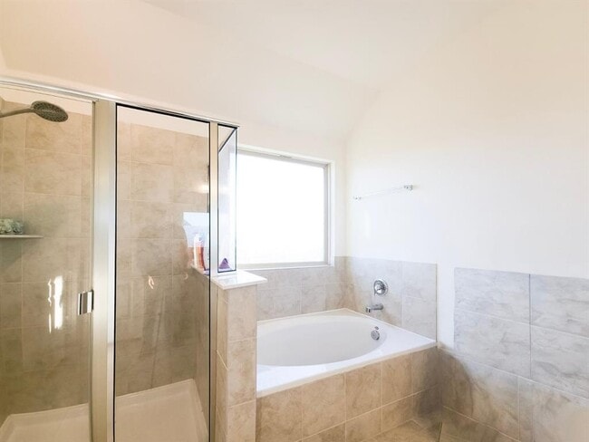 Building Photo - 627 Pheasant Hill Ln