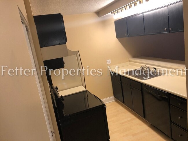 Building Photo - Eastside Evansville Condo!!!