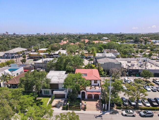 Building Photo - 1312 SE 2nd Ct