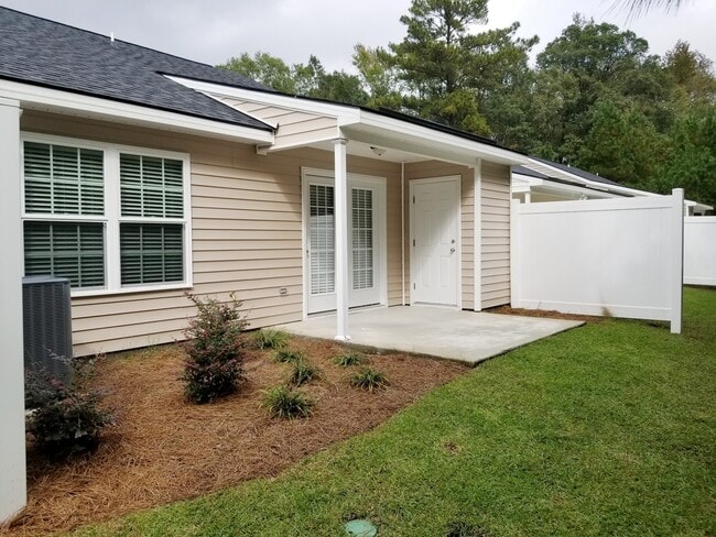 Building Photo - 55 Rivermoor Ct