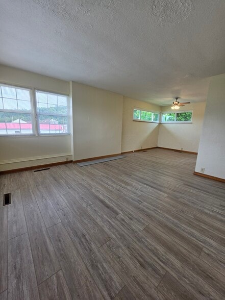 Building Photo - 514 Solida Rd