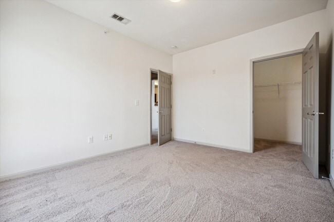 B1 - 2 Bed / 2 Bath - 967 Sq.Ft. - Fountains at Meadow Wood