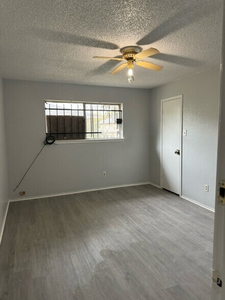 Building Photo - 12814 Greenshire Dr