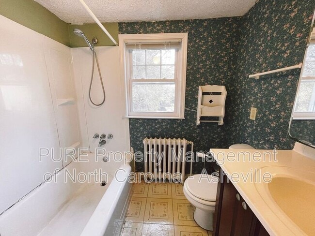 Building Photo - 19 Clairmont Ave