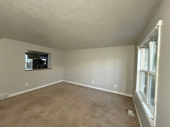 Building Photo - 3411 Dundee Dr