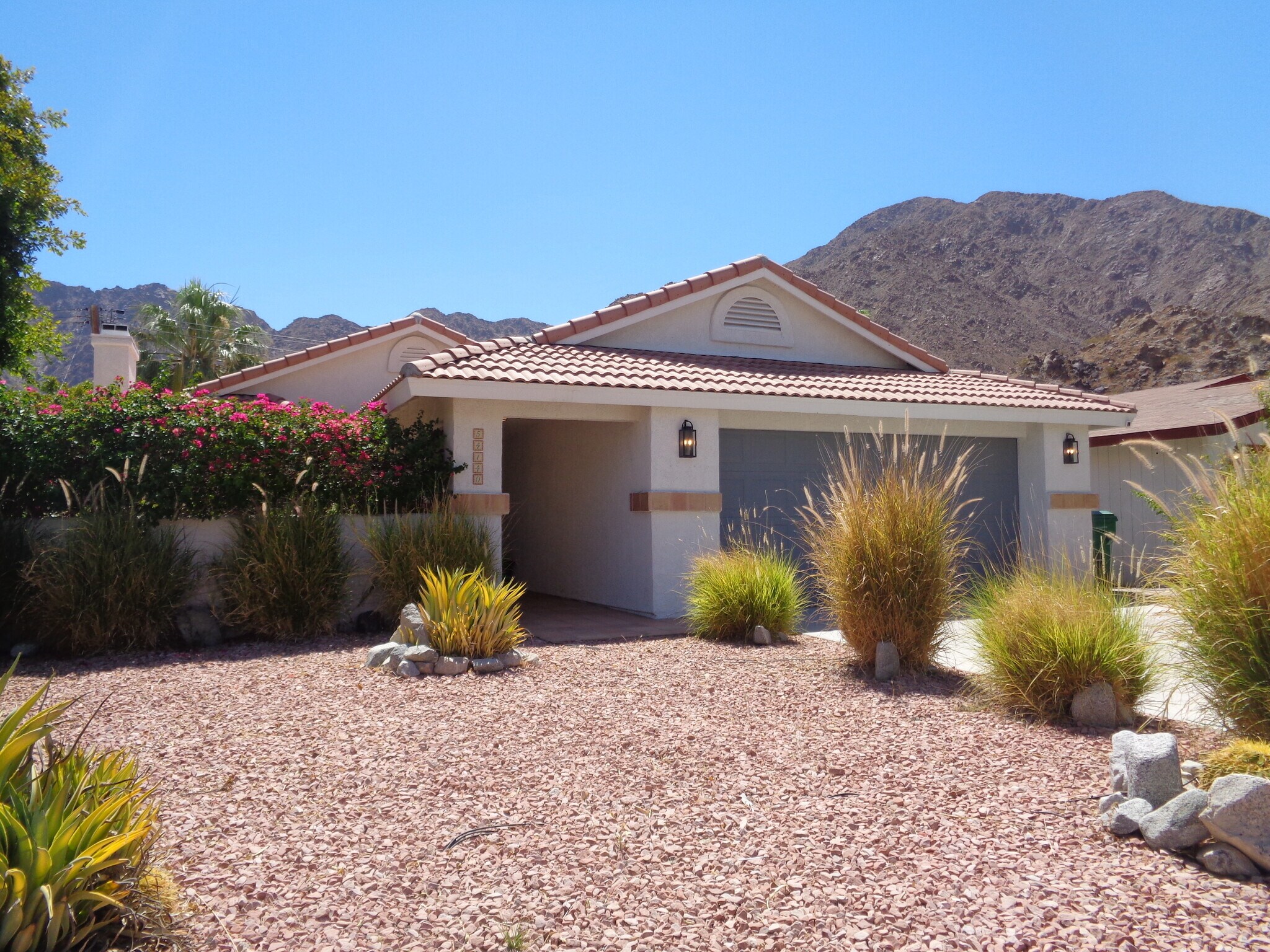 Building Photo - 54140 Avenida Mendoza