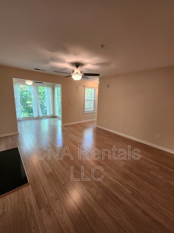 Building Photo - 807 Country Park Dr