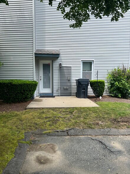 Building Photo - 1 Willow Glen Cir