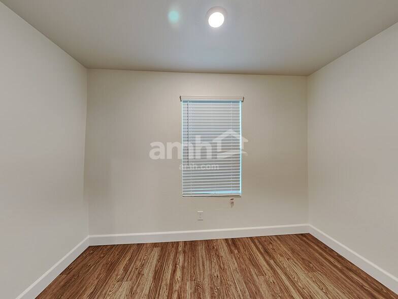 Building Photo - 669 W Bosal Dr