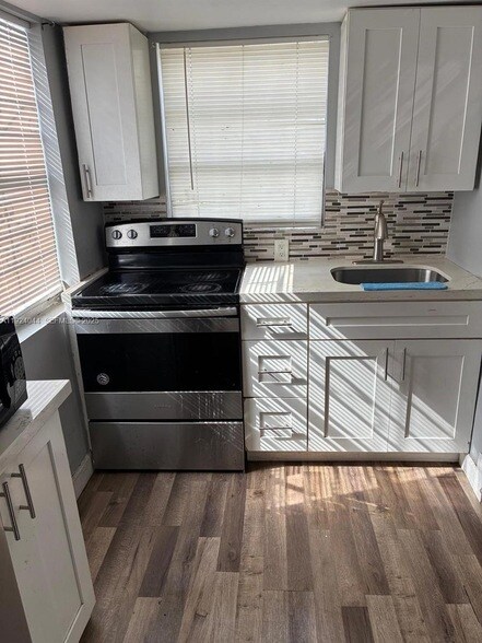 Building Photo - 3003 NW 45th St