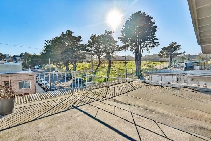 Building Photo - 750 Bacon St