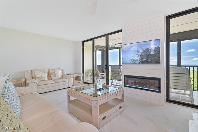 Primary Photo - 15 Bluebill Ave