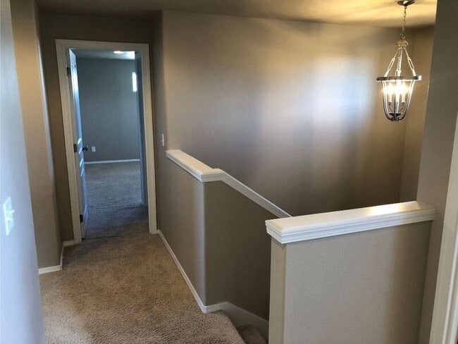 Building Photo - 2350 NW Hazelwood Ave