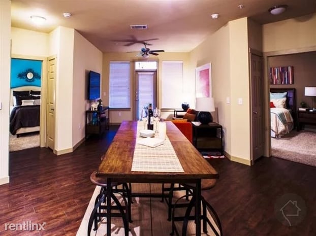 Building Photo - 2 br, 2 bath Flat - 3880 Hulen St