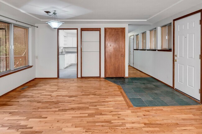 Building Photo - 3065 124th Ave NE