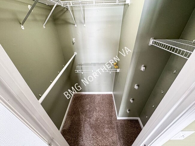 Building Photo - 635 Constellation Square SE