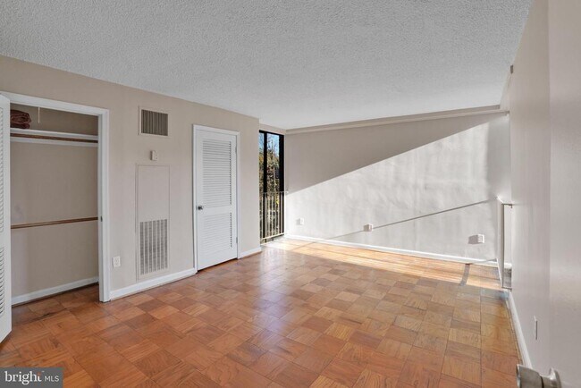 Building Photo - 2100 Washington Ave