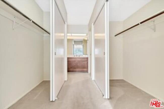 Building Photo - 2909 Arizona Ave