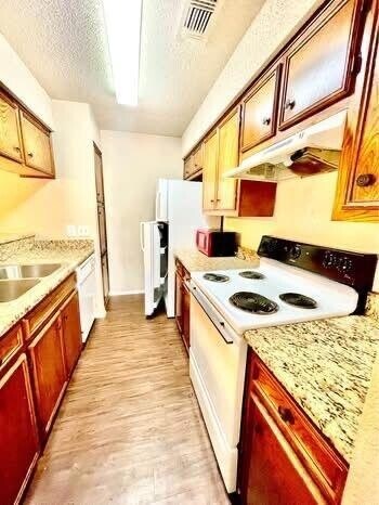 Building Photo - 10616 Mellow Ln