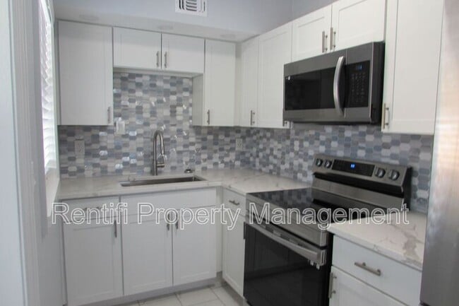 Building Photo - 401 Palmetto Dr
