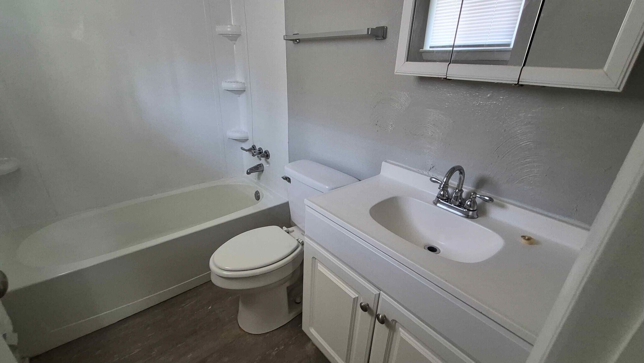 Building Photo - 262 E Nottingham Rd