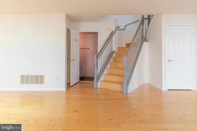 Building Photo - 21 Stokes Rd