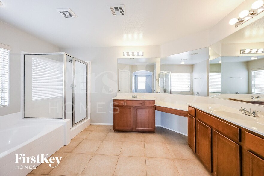Building Photo - 7278 Clear Range Ave