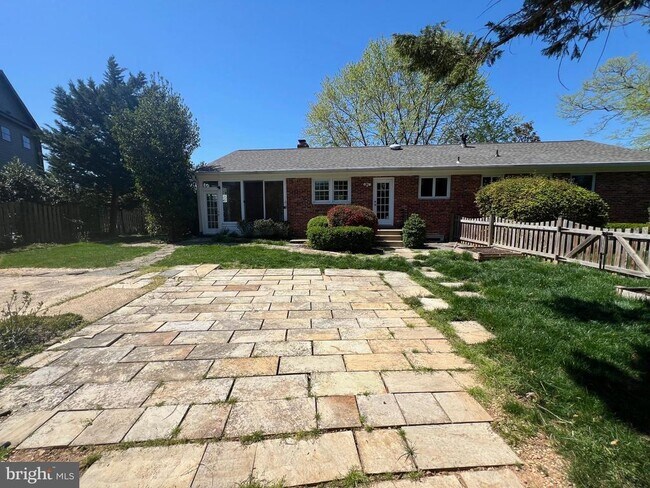 Building Photo - 1201 Allendale Rd