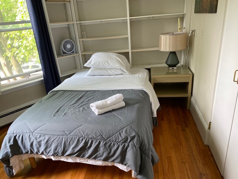 Building Photo - 1000 Memorial Dr