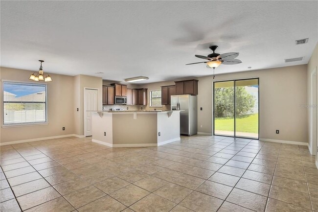 Building Photo - 2221 Tulip Valley Point