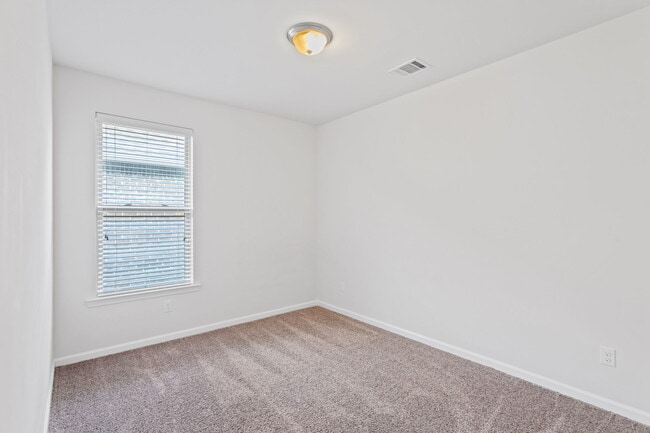 Building Photo - 2432 Fenimore Loop