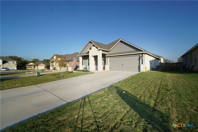 Building Photo - 3884 Lorenzen Ct