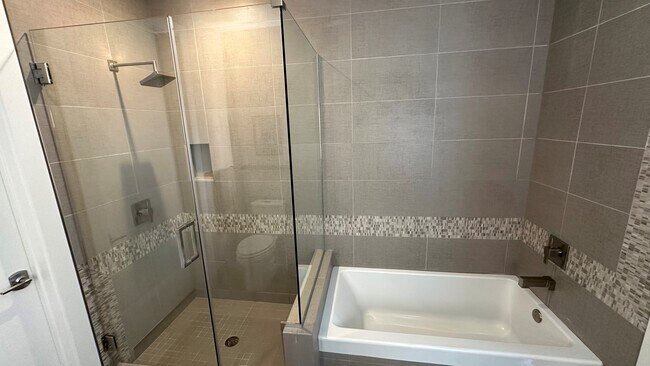 Building Photo - 4200 W 16th Ave