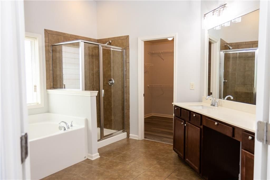 Building Photo - 4960 Ducote Trail